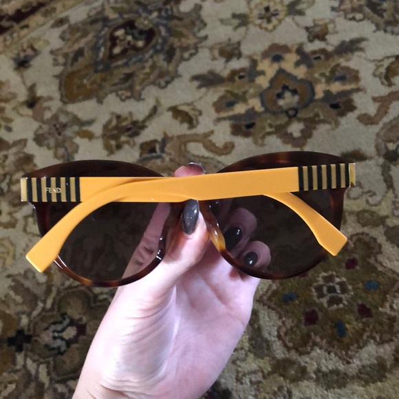 Fendi sunglasses main image 5